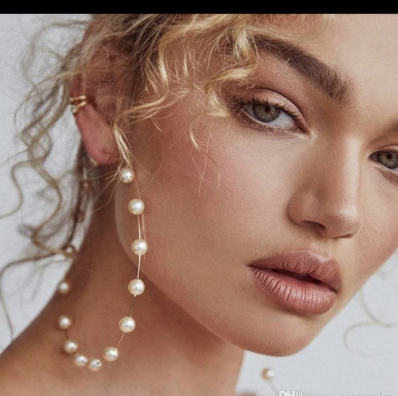 New Pearl/Gold Earrings - Picture 3 of 6